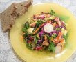 Salata cu somon afumat si telemea de capra-13