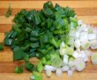 Salata de primavara cu baby spanac, naut si ceapa verde-3