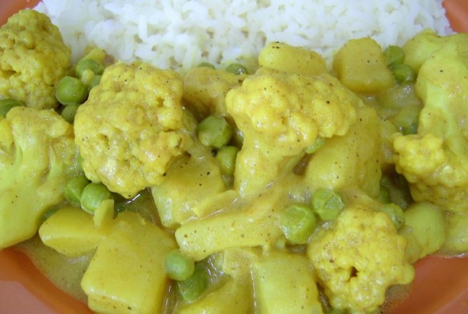Conopida in sos de curry