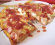 Pizza ţărănească şi picantă cu blat subţire-5
