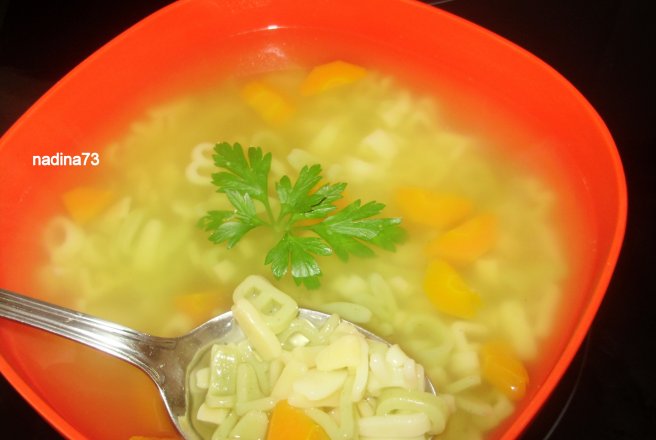 Supa cu alfabet urias