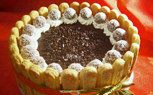 Retete Culinare - Tort cu ciocolata si piscoturi