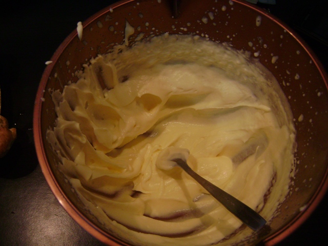 Eclere cu pudding de vanilie
