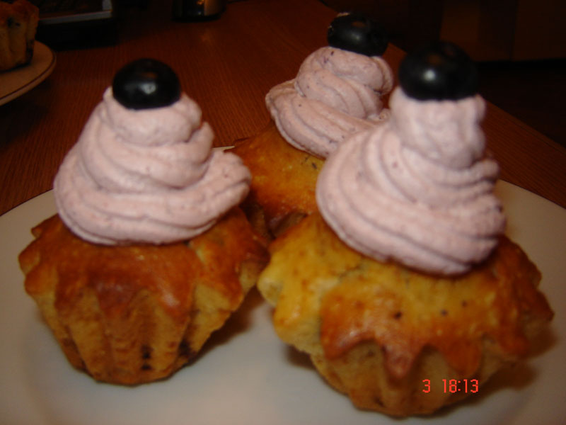 Mile high Blueberry Muffins