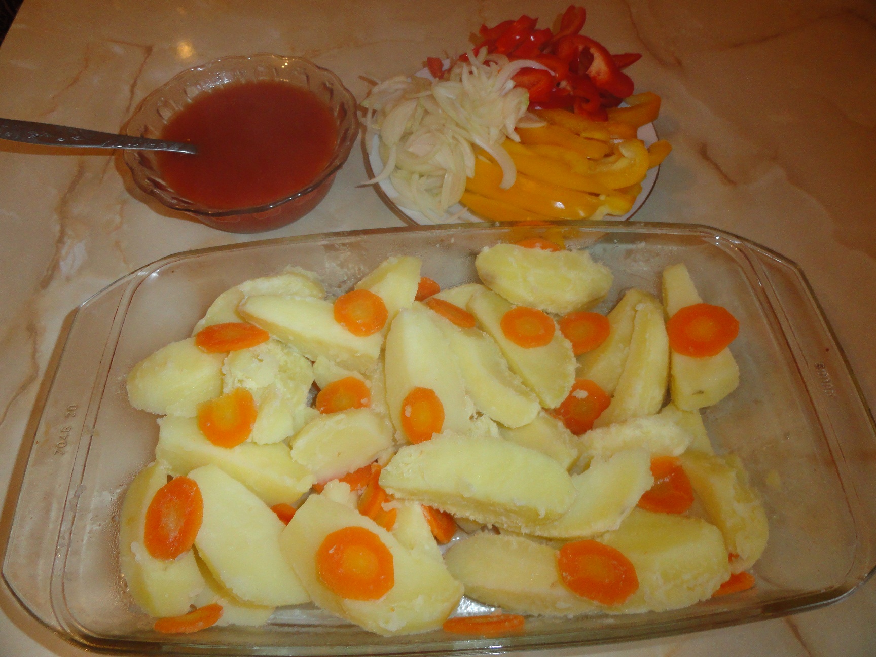 Cartofi cu legume si sote de ciuperci
