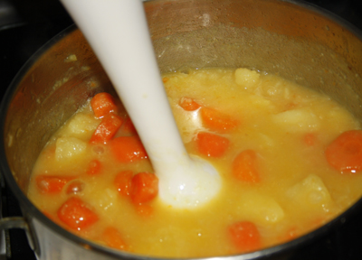 Supa crema de morcovi si cartofi cu crutoane (de post)