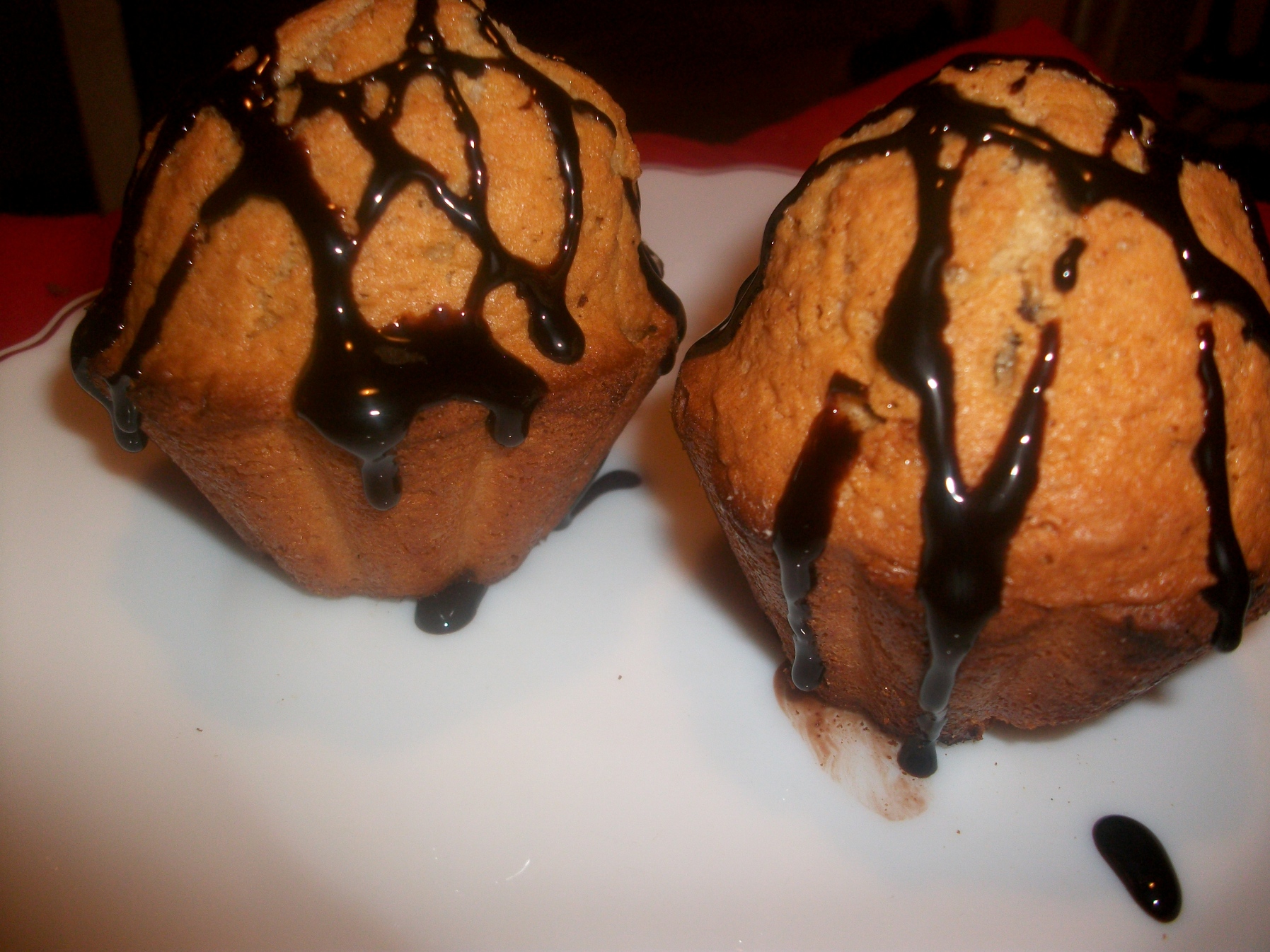 Muffins cu ciocolata si stafide