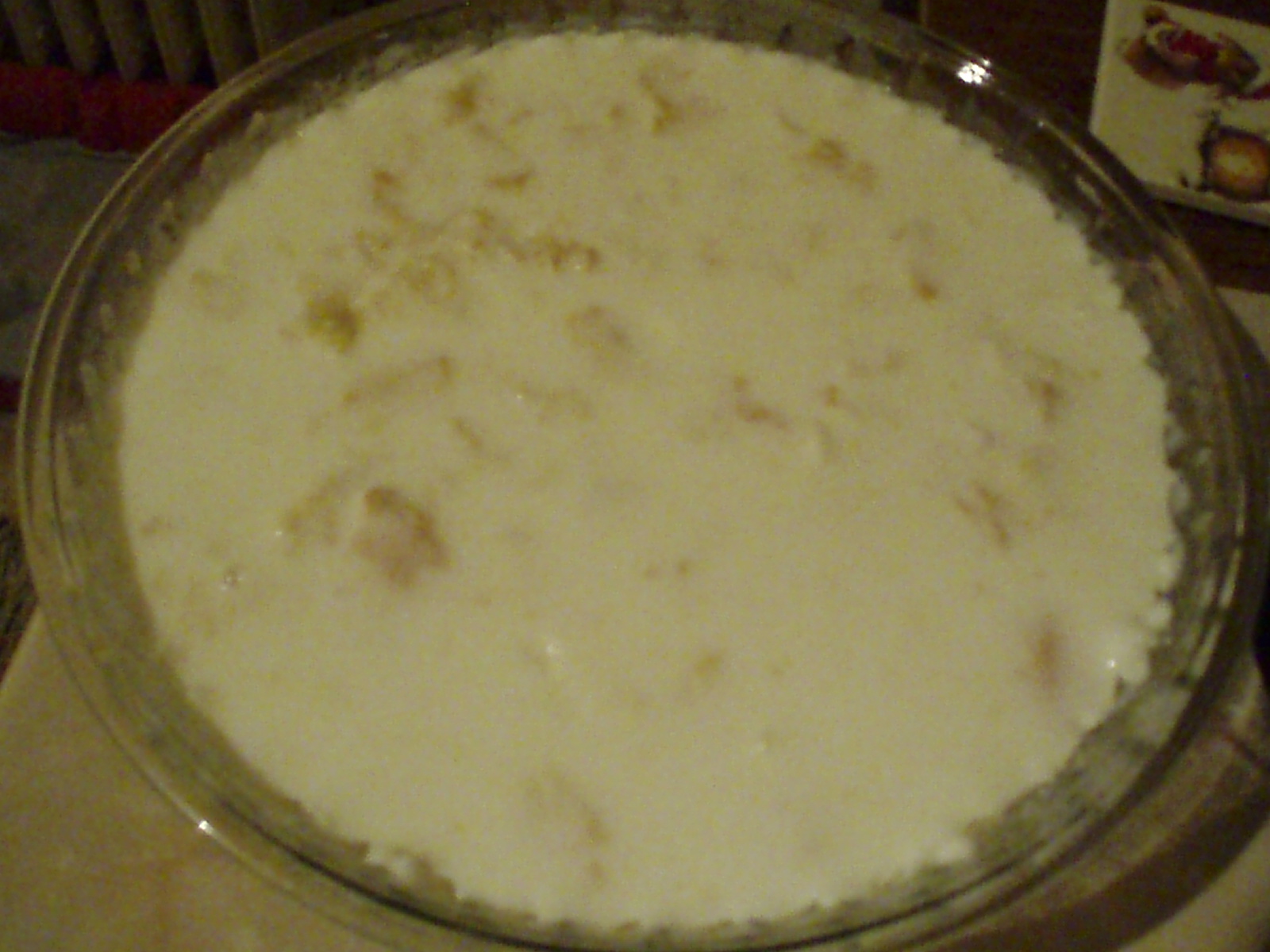 Tort de iaurt cu aroma de lamaie si jeleu de afine