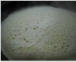 Clatite pufoase reteta cu branza in sos de vanilie-2
