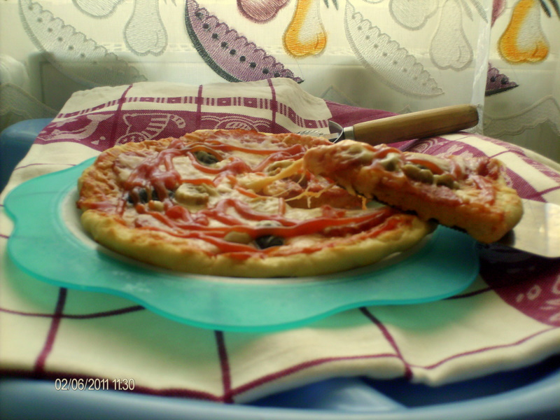 Pizza la tigaie ( in 8 minute!!!!)