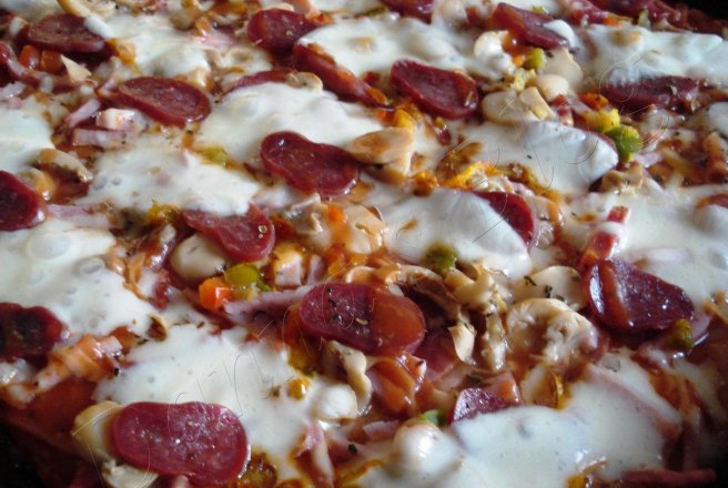 Pizza cu Chorizo