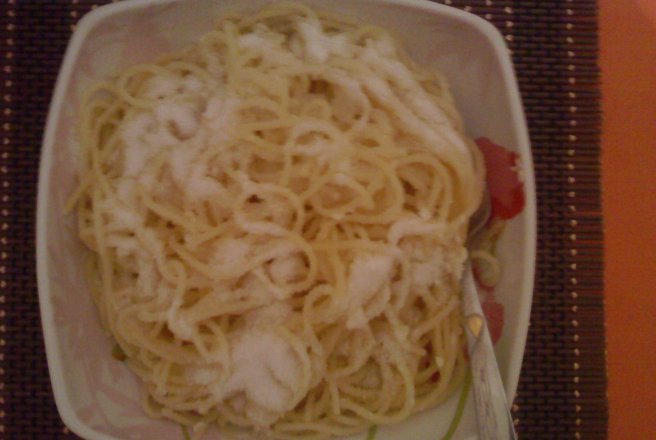"Amintiri din copilarie"-Spaghete cu branza si zahar la cuptor