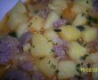 Gulas cu cartofi si carnati-1