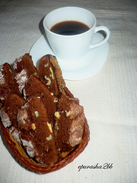 Biscotti cu nuci, cafea si ciocolata