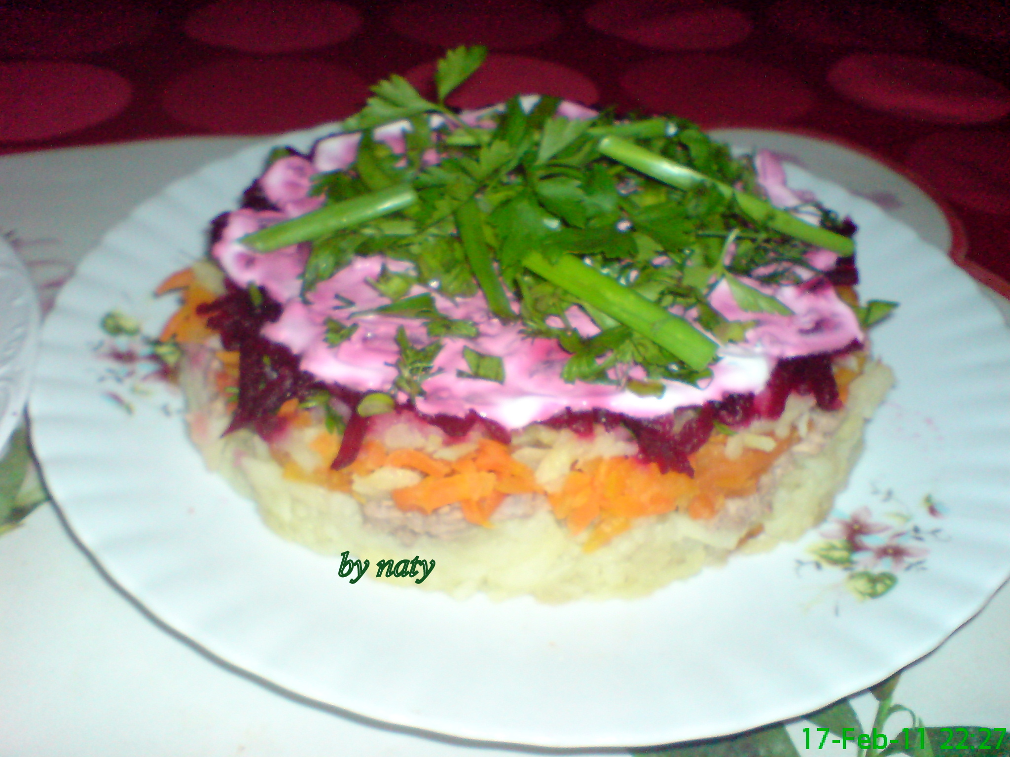 Salata cu sfecla rosie in straturi