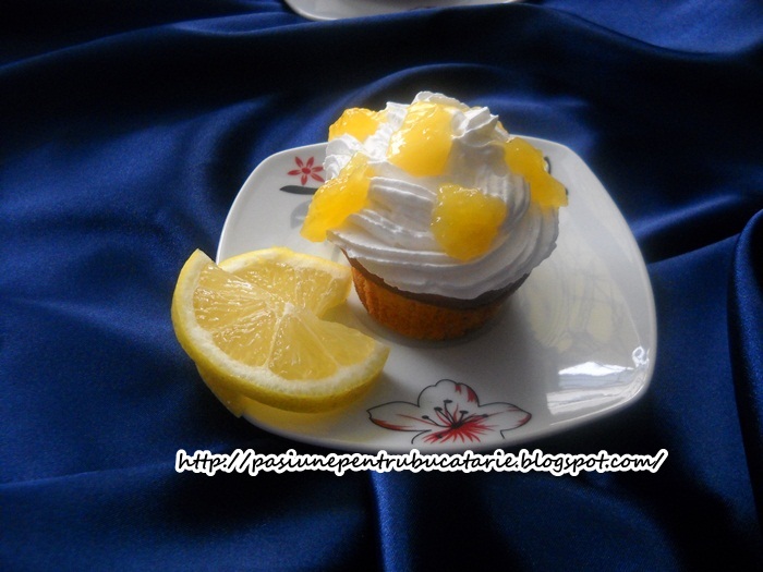 Cupcakes cu lemon curd