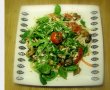 Salata calda cu taitei de orez, spanac verde si legume coapte-7
