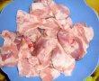 Gusa de porc & aripioare de pui marinate la cuptor cu garnitura de cartofi si sos de ciuperci cu portocala rosie-1