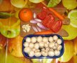Gusa de porc & aripioare de pui marinate la cuptor cu garnitura de cartofi si sos de ciuperci cu portocala rosie-5