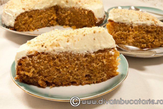 Tort yammy cu morcovi - Carrot cake