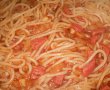 Spaghete cu salam  si sos tomat-0