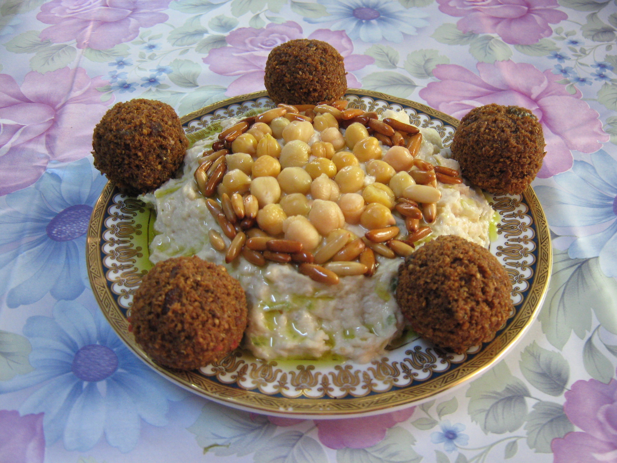 Micul dejun arab-4.“Fattet hummus”-Pasta de naut cu iaurt si “faramituri “(crutoane) de paine