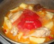 Aripioare cu sos de rosii si cartofi-13