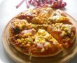 Pizza cu porumb si mezeluri-8