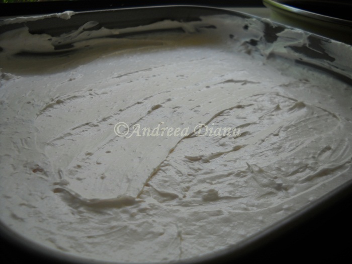 Prajitura cu crema de capsuni si iaurt