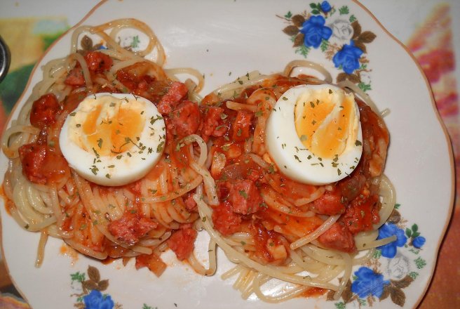 Spaghete cu sos tomat