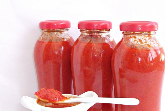 Ketchup de casa - sau- pasta din rosii, gogosar si kapia