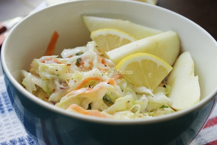 Salata de legume cu dressing de iaurt