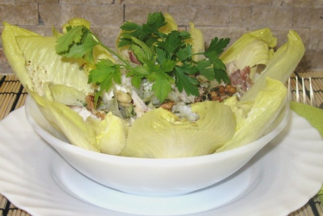 Salata de andive cu macrou afumat si nuci