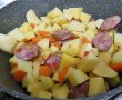 Mancarica de cartofi cu carnati, o reteta gustoasa si satioasa-2