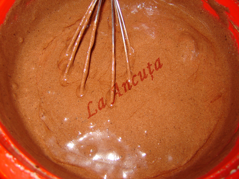Tort cu ciocolata si lapte condensat