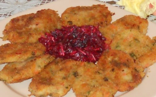 Retete Culinare - Parjoale de legume cu salata de sfecla rosie