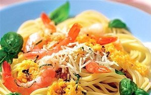 Retete Culinare - Spaghetti in sos picant cu creveti.