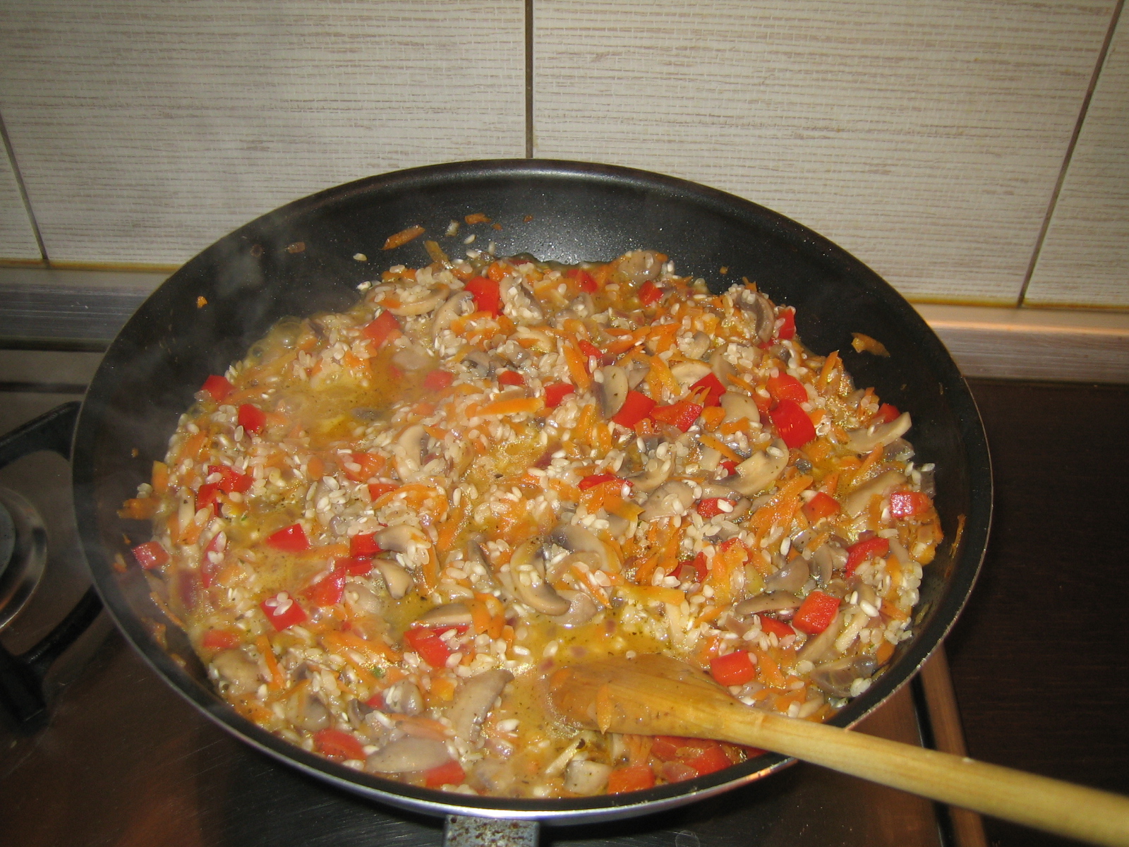 Garnitura orez cu legume si ciuperci