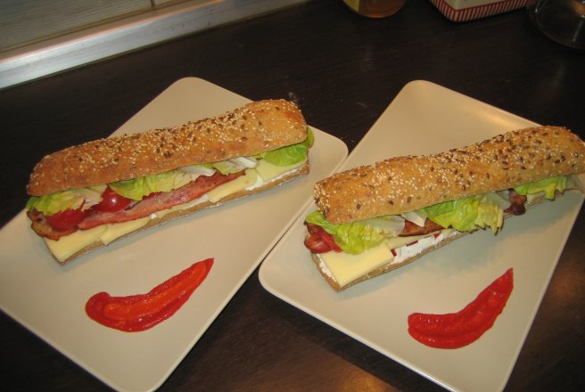 Sandwich cu DeSenvis&bacon