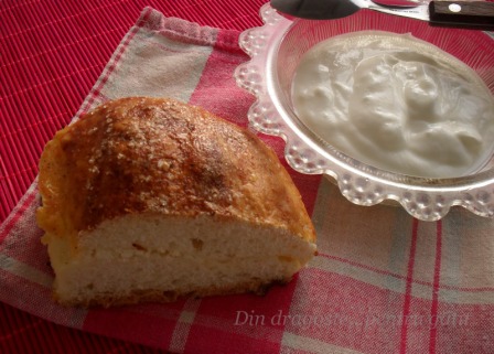 Pampushki  (Plăcinte lipoveneşti cu brânză)