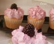 Pink cupcakes-4