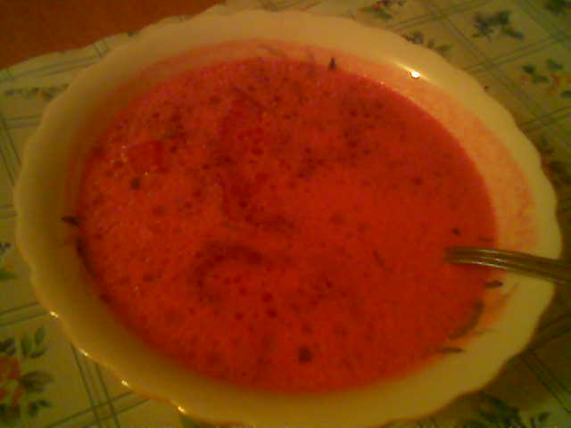 Ciorba de sfecla rosie cu smantana