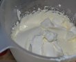 Tort cu crema mascarpone si piure de piersici-4