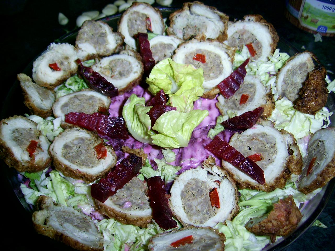 Salata persana  cu snitel umplut