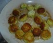 Chiftelute de zucchini cu sos de smantana si marar-5