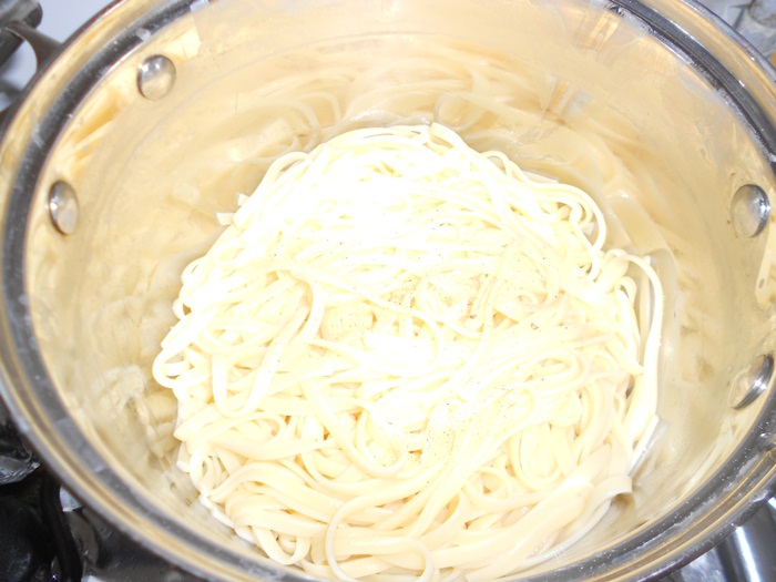 Spaghetti con funghi e sugo
