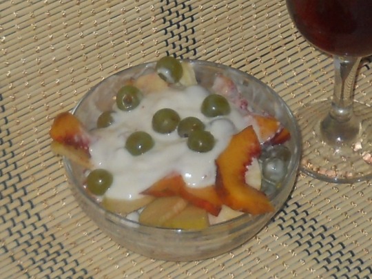 Mixt de fructe cu iaurt