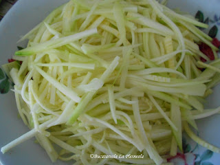 Salata de zucchini