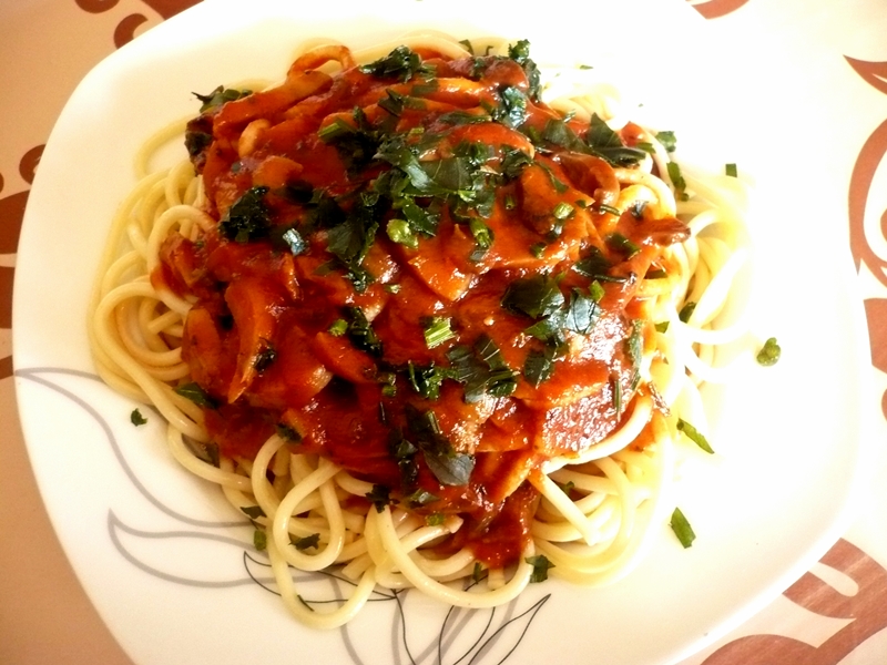 Spaghete cu sos si ciuperci