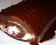 Rulada de ciocolata cu branza dulce si zmeura-1